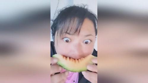 农村女网红吃瓜图片视频,揭秘乡村生活新风尚 第2张 农村女网红吃瓜图片视频,揭秘乡村生活新风尚 第2张